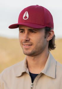 Deep Down Flexfit Athletic Fit Mütze - Burgunderrot / Weiß View 7